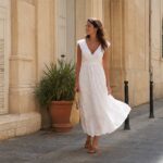 Look lumineux d’été avec une robe blanche